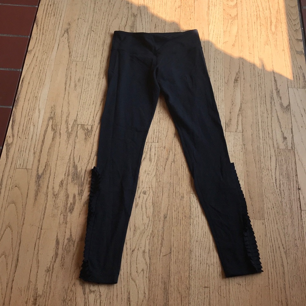 Lululemon ruffle tights